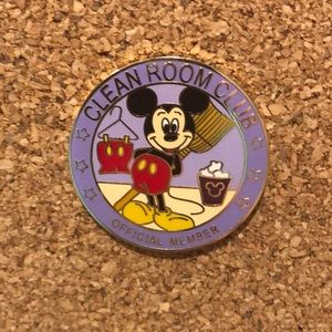 Disney: 3/$15 Mickey clean room pin